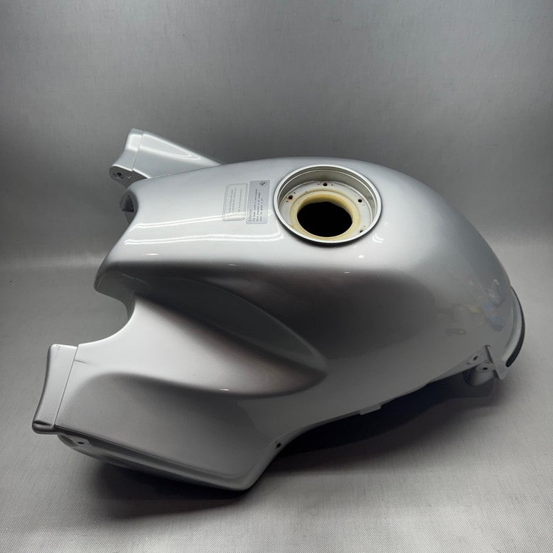 2313022 BMW R1150RS FUEL TANK 2002 2003 2004 2005 2006 OEM 2313022