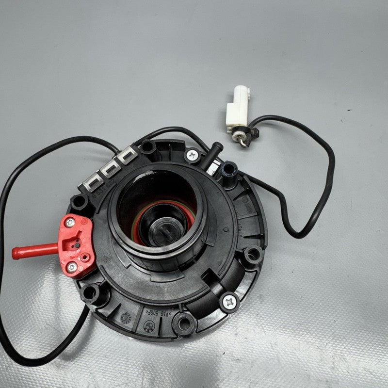 8531632 BMW F900R KEYLESS TANK LID 2020 2021 2022 2023 2024 OEM 8531632