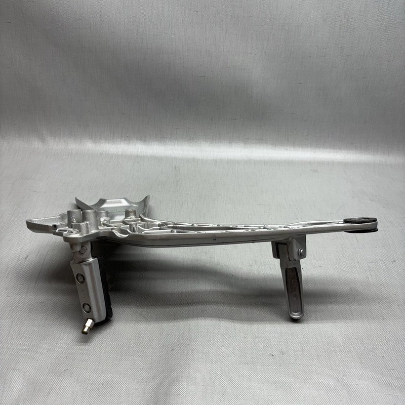 G 310R BMW G 310R FOOT REST PEG MOUNT BRACKET RIGHT 2016 2017 2018 2019 2020 OEM