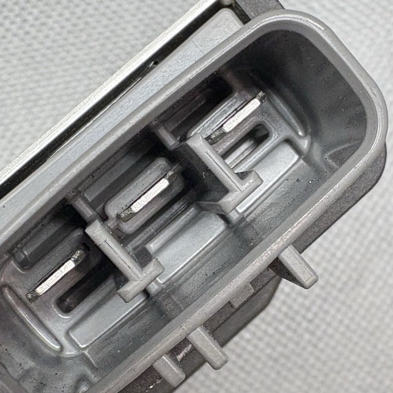 8523367-01 BMW S1000RR VOLTAGE REGULATOR RECTIFIER 2019 2020 2021 2022 2023 2024 OEM