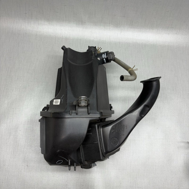8556563 BMW G 310R AIR INTAKE CLEANER BOX 2016 2017 2018 2019 2020 OEM 8556563