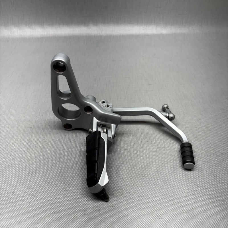 R1150RS BMW R1150RS FOOTPEG WITH BRACKET LEFT 2002 2003 2004 2005 2006 OEM