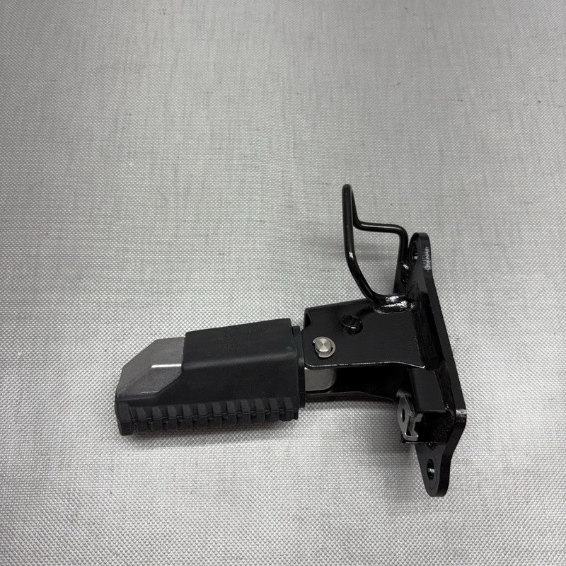 8558604 BMW C400X FOOTPEG RIGHT REAR 2018 2019 2020 OEM 8558604