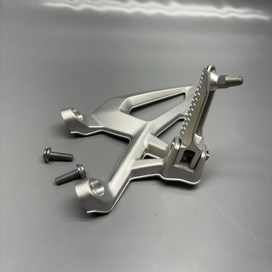 9467693 BMW S1000R FOOTREST PLATE LEFT 2020 2021 2022 2023 2024 2025 OEM 9467693