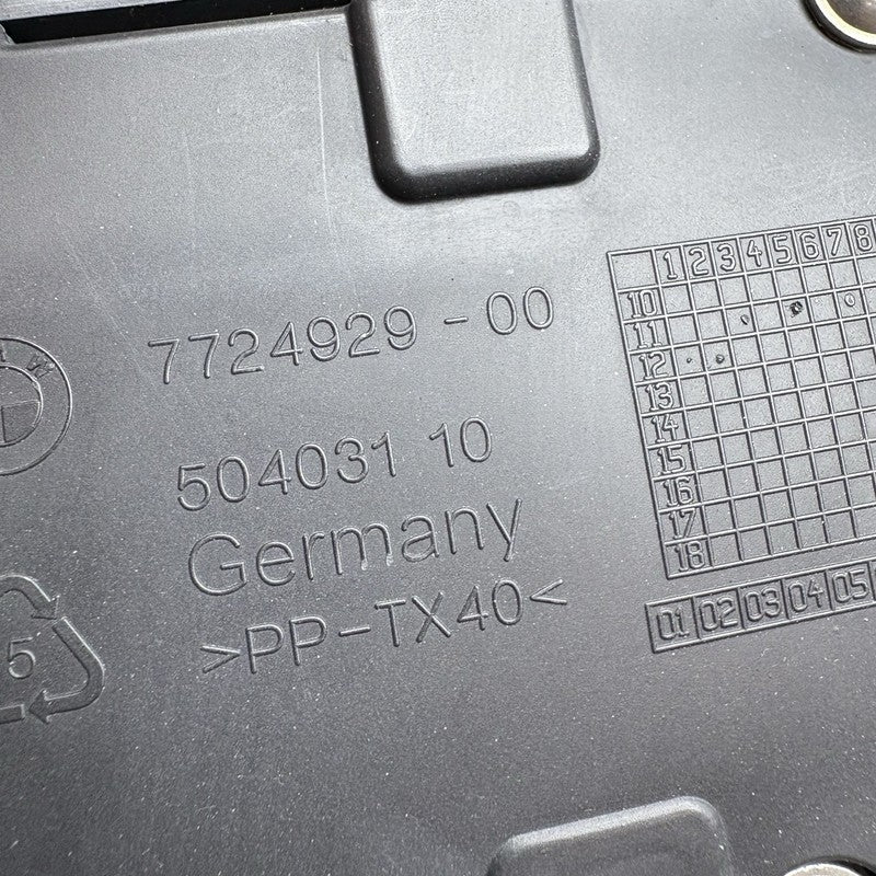 7724929 BMW C650 GT INTAKE MANIFOLD 2011 2012 2013 2014 2015 OEM 7724929