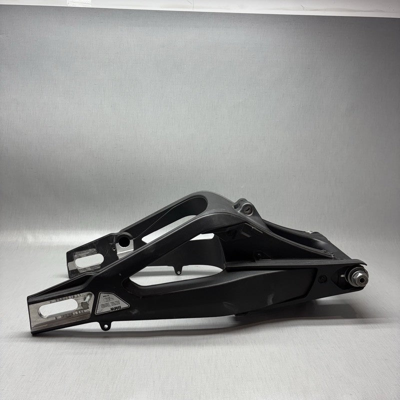 565665-01 BMW S1000RR SWING ARM 2019 2020 2021 2022 2023 2024 OEM 565665-01