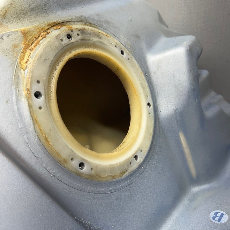 2313022 BMW R1150RS FUEL TANK 2002 2003 2004 2005 2006 OEM 2313022