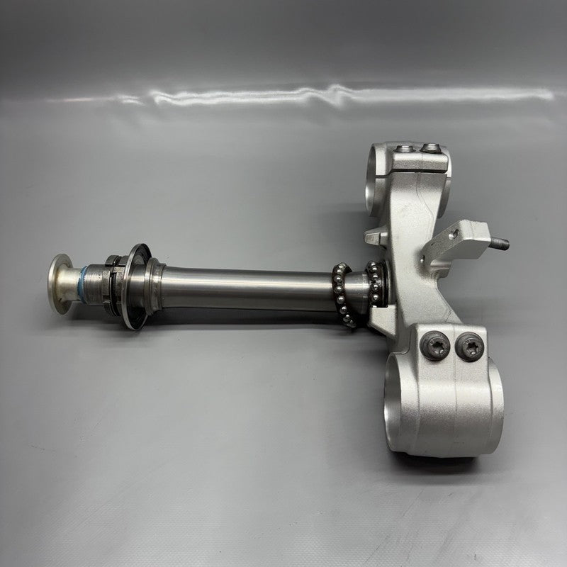 8404206 BMW F900R TRIPLE TREE CLAMP LOWER 2020 2021 2022 2023 2024 OEM 8404206