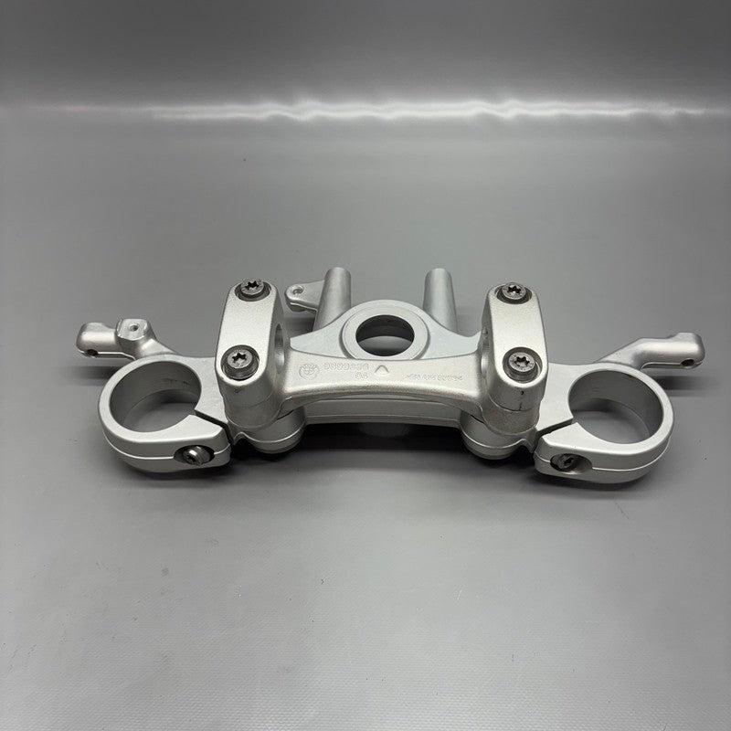 9899334 BMW R18 UPPER FORK CROSS BRACE 2020 2021 2022 2023 2024 OEM 9899334