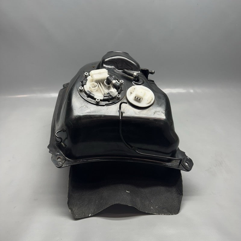 C650 SPORT BMW C 650 SPORT FUEL TANK WITH FUEL PUMP 2014 2015 2016 2017 2018 2019 2020 OEM