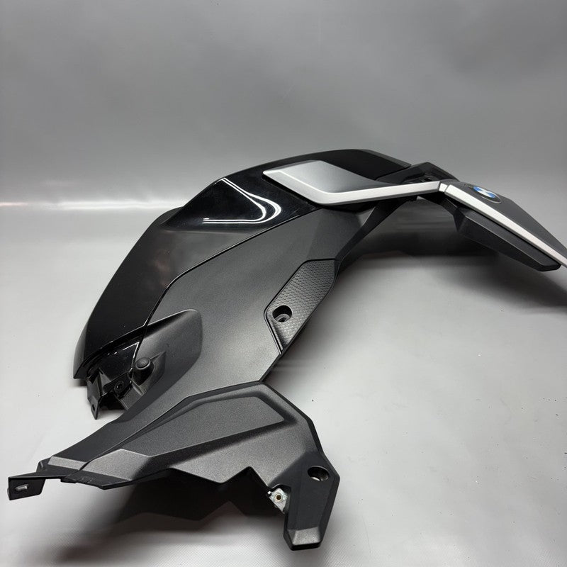 8403852 BMW F900R TANK FAIRING PANEL RIGHT SIDE 2020 2021 2022 2023 2024 OEM 8403852