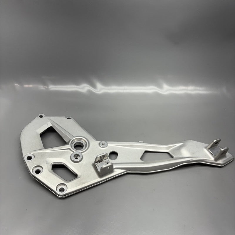 8404013 BMW F900R FOOTPEG PLATE RIGHT 2020 2021 2022 2023 2024 OEM 8404013