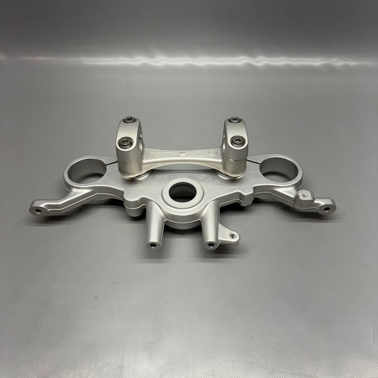 9899334 BMW R18 UPPER FORK CROSS BRACE 2020 2021 2022 2023 2024 OEM 9899334