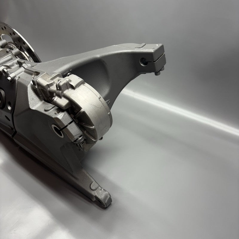 85259470 BMW C650 GT REAR WHEEL SWING ARM 2011 2012 2013 2014 2015 OEM 85259470