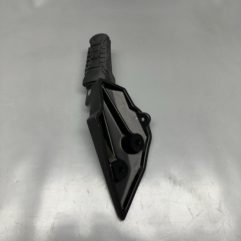 8545013 BMW C 650 EVOLUTION FOOTREST RIGHT REAR 2015 2016 2017 2018 OEM 8545013