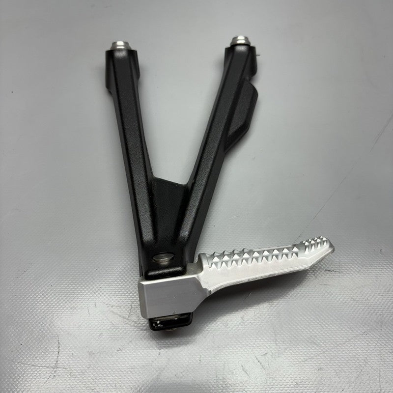 9467689 BMW S1000R FOOTREST LEFT REAR 2020 2021 2022 2023 2024 2025 OEM 9467689