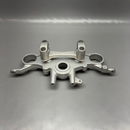 9899334 BMW R18 UPPER FORK CROSS BRACE 2020 2021 2022 2023 2024 OEM 9899334