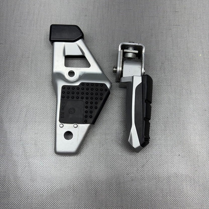 R1150RS BMW R1150RS FOOTPEG PLATE RIGHT REAR 2002 2003 2004 2005 2006 OEM