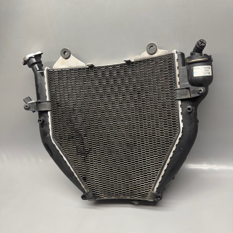 7726415 BMW K1600GTL RADIATOR 2015 2016 2017 2018 2019 2020 2021 OEM 7726415