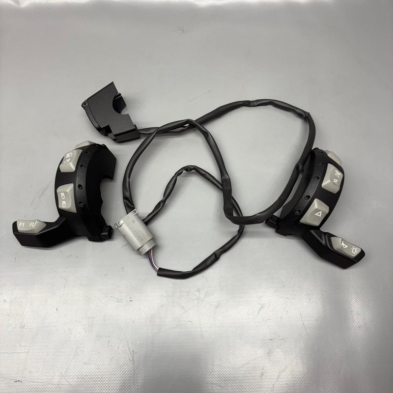 8525645 BMW R1250RT AUXILIARY SWITCH LEFT RIGHT 2013-2015 2016 2017 2018 2019 2020 OEM