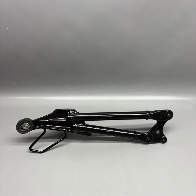 G310 GS BMW G310 GS FOOTREST BRACKET RIGHT REAR 2016-2020 2021 2022 2023 2024 2025 OEM