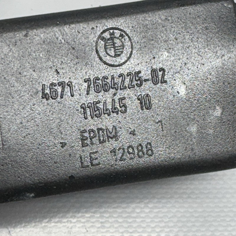 7664525 BMW R1200GS FOOTPEG RIGHT LEFT REAR 2009 2010 2011 2012 2013 OEM 7664525