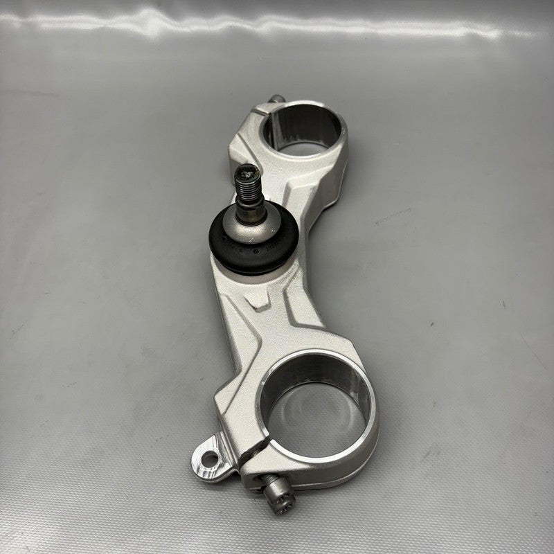 9443338 BMW R1250RT LOWER FORK CROSS BRACE 2013-2018 2019 2020 2021 2022 2023 2024 OEM