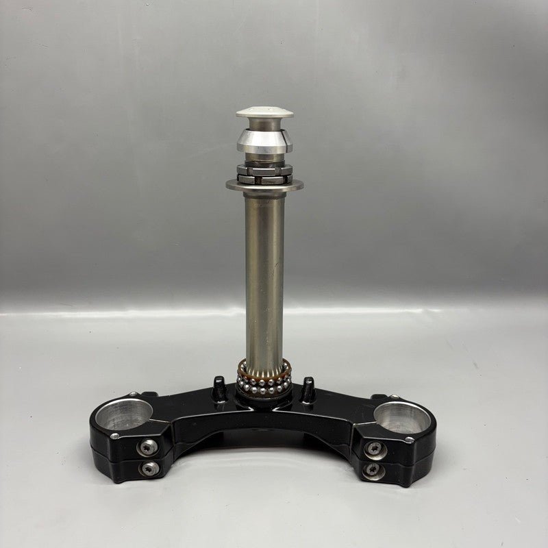 9899335 BMW R18 B LOWER FORK CROSS BRACE  2020 2021 2022 2023 2024 OEM 9899335