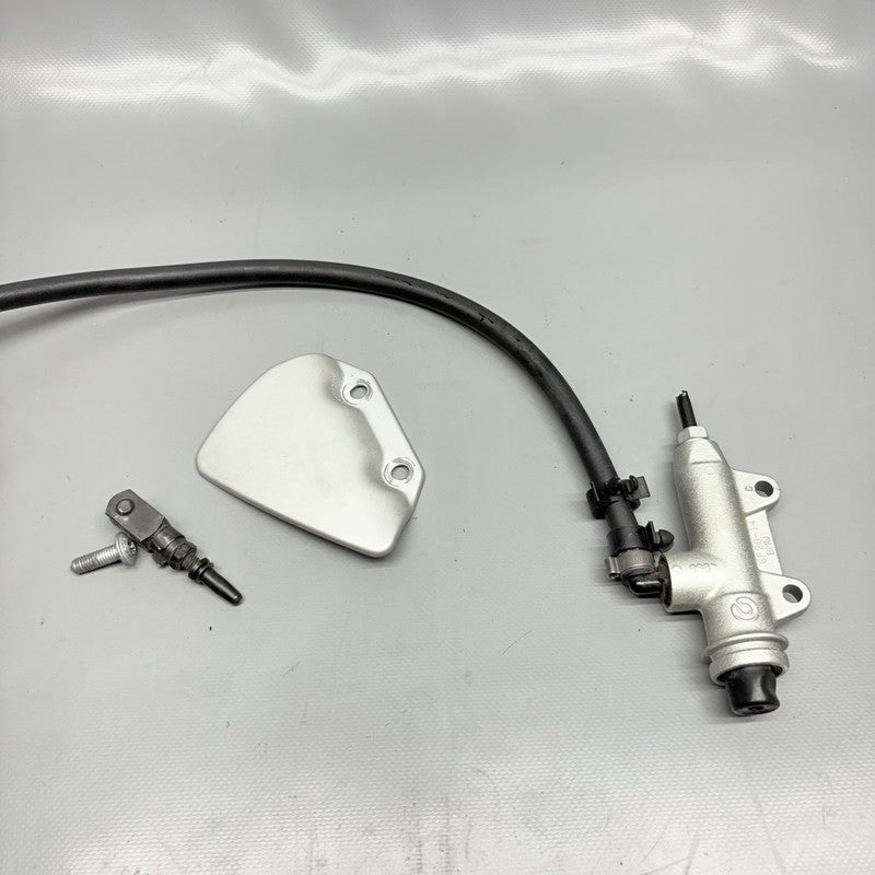 7673520 BMW R1200GS REAR BRAKE MASTER CYLINDER 2009 2010 2011 2012 2013 OEM 7673520