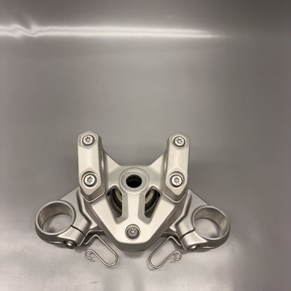 7924206 BMW R1300GS FORK BRIDGE UPPER 2022 2023 2024 OEM 7924206