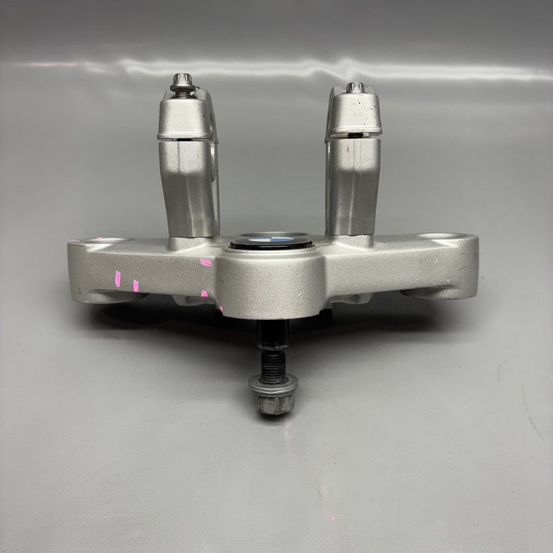 7704584 BMW R1200GS TRIPLE TREE CLAMP UPPER 2006 2007 2008 2009 2010 2011 2012 OEM