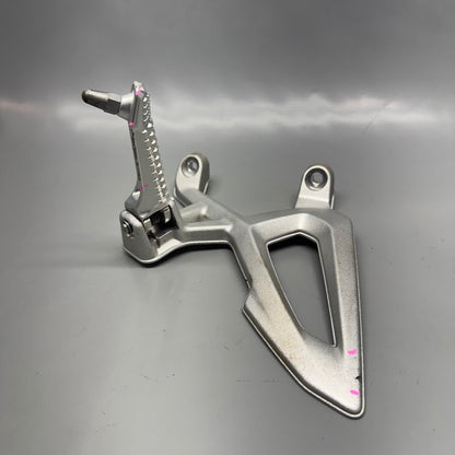 BMW S1000 R FOOTREST PLATE LEFT FRONT 2020 2021 2022 2023 2024 2025 OE