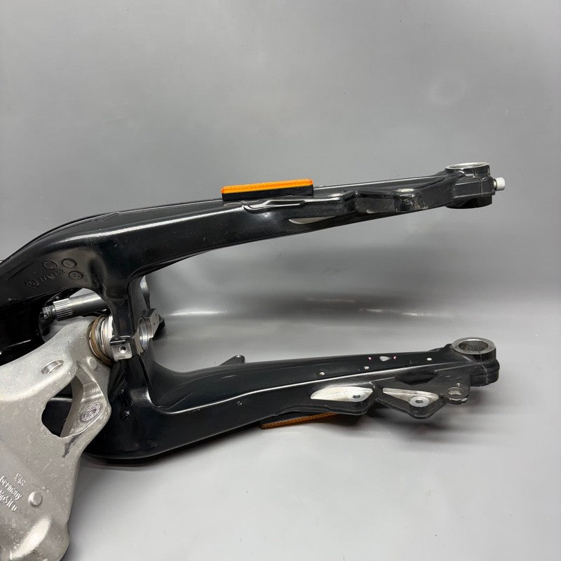 BMW K1600GTL SWINGARM WHEEL CARRIER FRONT 2015 2016 2017 2018 2019 202