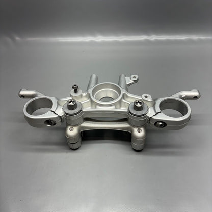 9899334 BMW R18 UPPER FORK CROSS BRACE 2020 2021 2022 2023 2024 OEM 9899334