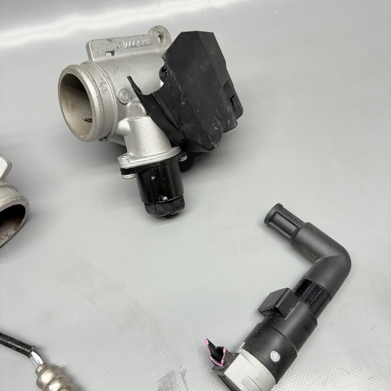 BMW R1200GS THROTTLE VALVE LEFT RIGHT 2009 2010 2011 2012 2013 OEM