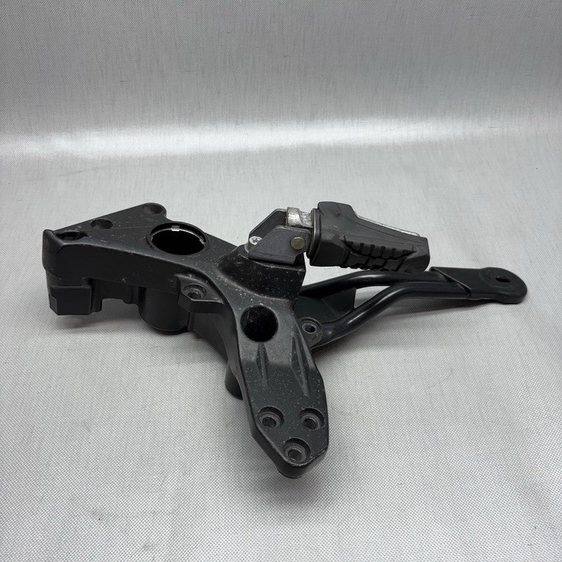 8555273 BMW C 650 SPORT RIGHT ENGINE MOUNT 2014 2015 2016 2017 2018 2019 2020 8555273