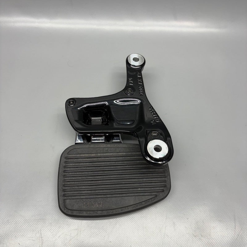 BMW R18 TRANSCONTINENTAL FOOTREST PLATE LEFT REAR 2020-2022 2023 2024 