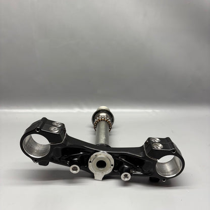 9899335 BMW R18 B LOWER FORK CROSS BRACE  2020 2021 2022 2023 2024 OEM 9899335