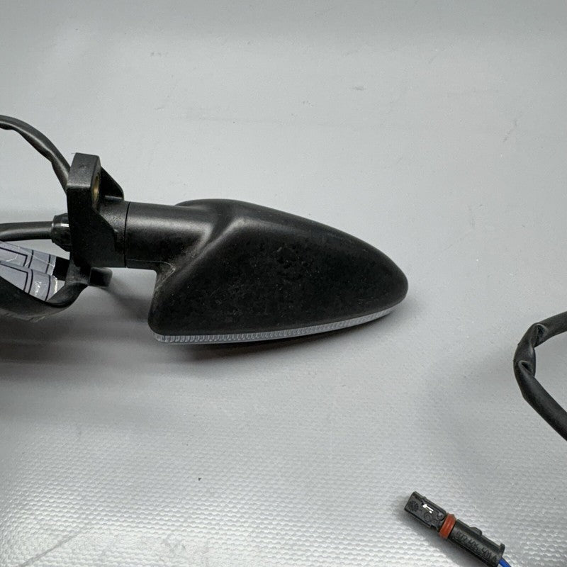 7724586 BMW S1000RR TURN SIGNAL INDICATOR LEFT RIGHT 2010 2011 2012 2013 2014 7724586
