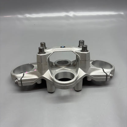 BMW F900R UPPER FORK CROSS BRACE 2020 2021 2022 2023 2024 2025 OEM 840