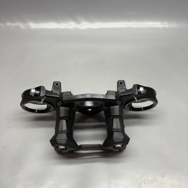 7923935 BMW M1000R FORK BRIDGE UPPER 2021 2022 2023 2024 OEM 7923935