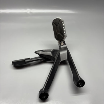 R1300GS BMW R1300GS FOOTPEG WITH BRACKET LEFT REAR 2022 2023 2024 OEM