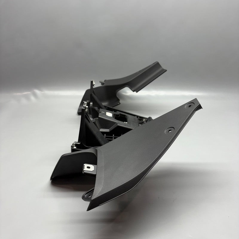 9899420 BMW R18 FRONT PANEL CARRIER 2020 2021 2022 2023 2024 OEM 9899420