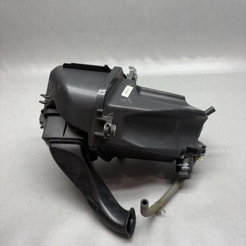 8556563 BMW G 310R AIR INTAKE CLEANER BOX 2016 2017 2018 2019 2020 OEM 8556563