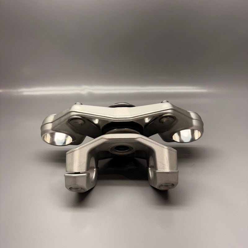 BMW R1300GS TROPHY FORK BRIDGE UPPER 2022 2023 2024 2025 OEM 7924206