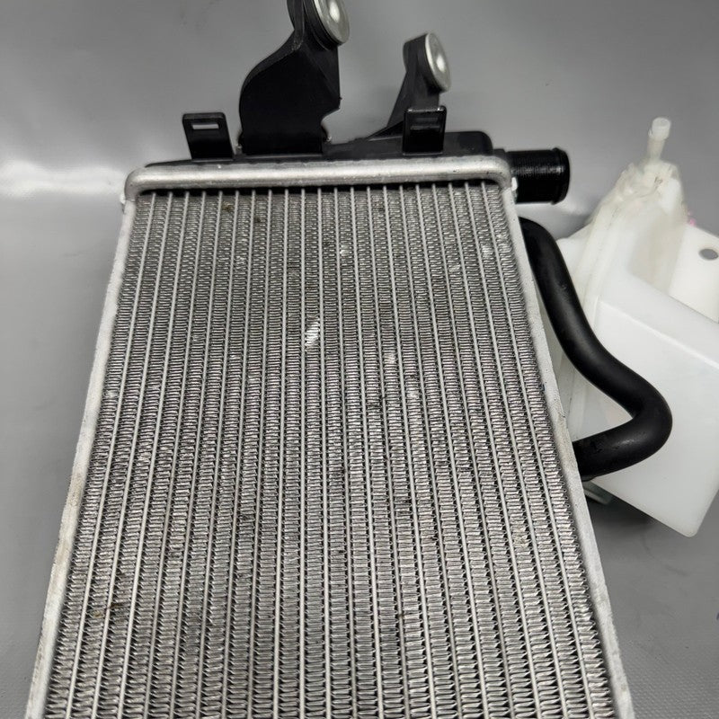 8546416 BMW R1250RT RADIATOR RIGHT 2013-2017 2018 2019 2020 2021 2022 2023 2024 OEM