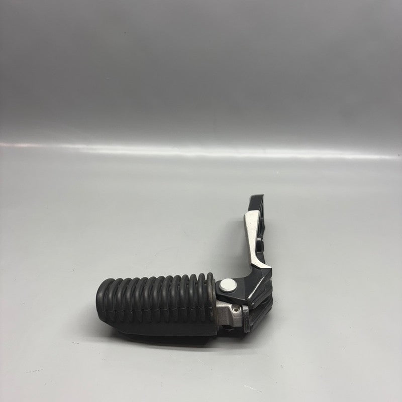 2314764 BMW R 1100R FOOTREST RIGHT 1993-1995 1996 1997 1998 1999 2000 2001 2002 OEM 
