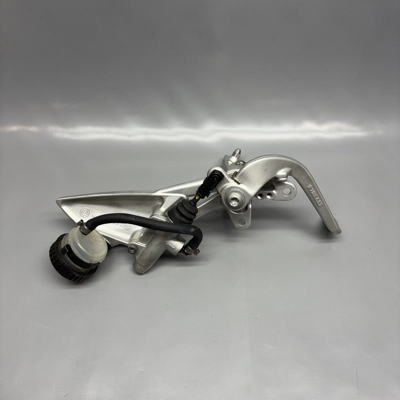 7660154 BMW K1300S REAR BRAKE MASTER CYLINDER 2007-2011 2012 2013 2014 2015 OEM 7660154