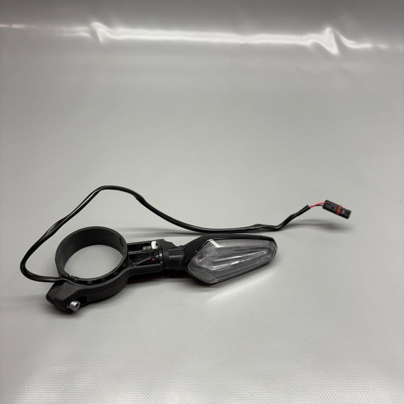7108273 BMW R12 NINE T SIGNAL LIGHT LEFT FRONT 2022 2023 2024 2025 OEM 7108273