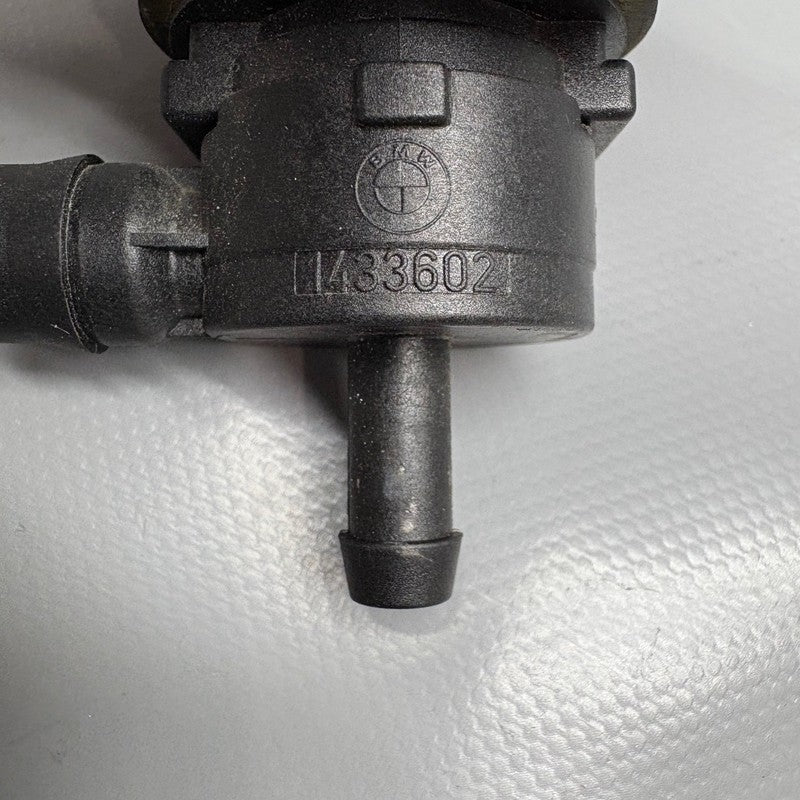 BMW K1600GT FUEL TANK BREATHER VALVE 2011 2012 2013 2014 2015 2016 OEM